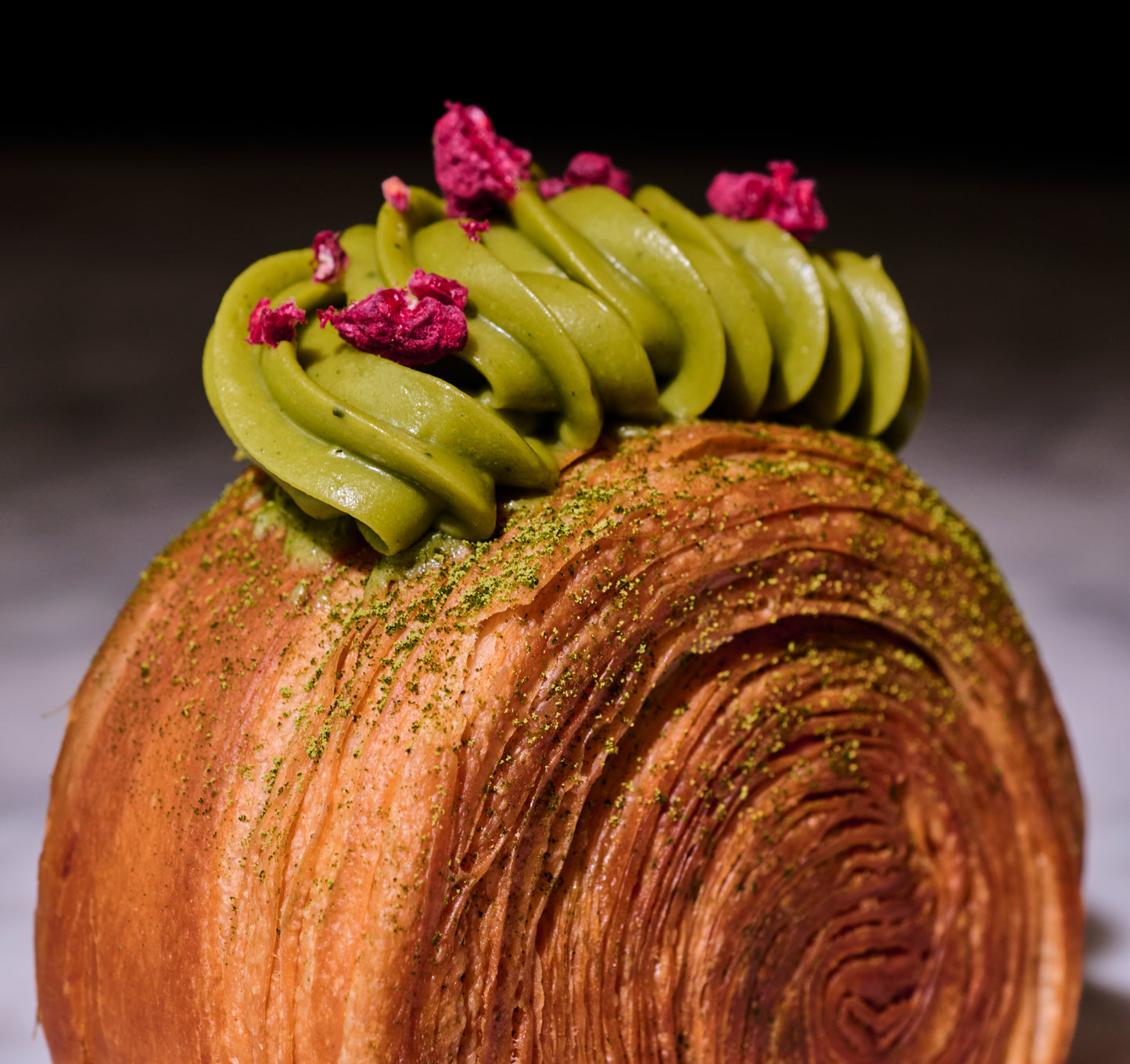 MATCHA & RASPBERRY NEW YORK ROLL
